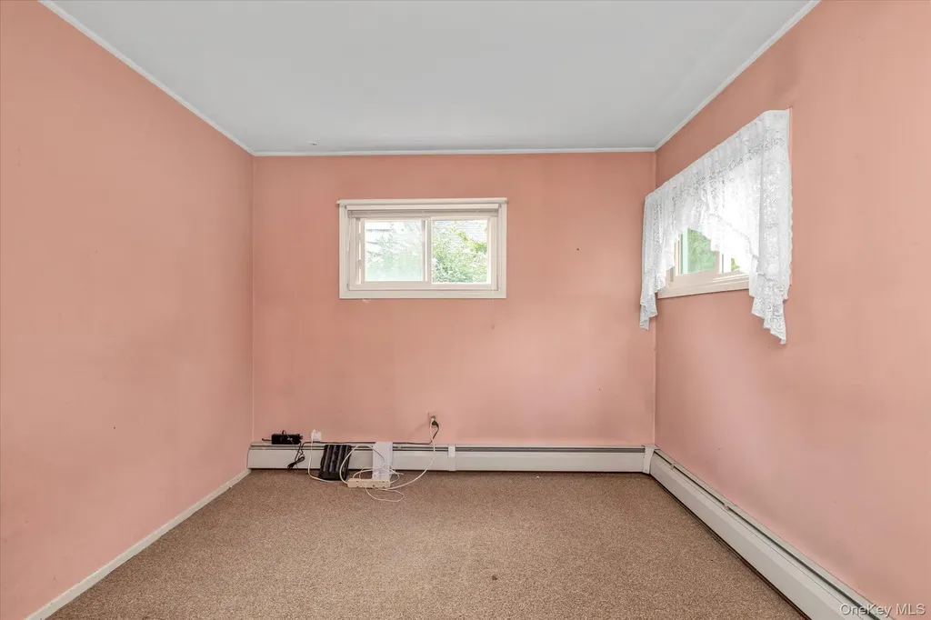 47 Link Lane Hicksville NY 11801