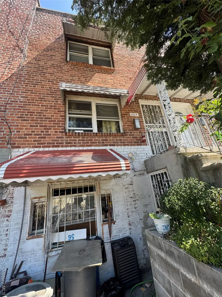 1017 E 229 Street, Bronx, Bronx NY 10466