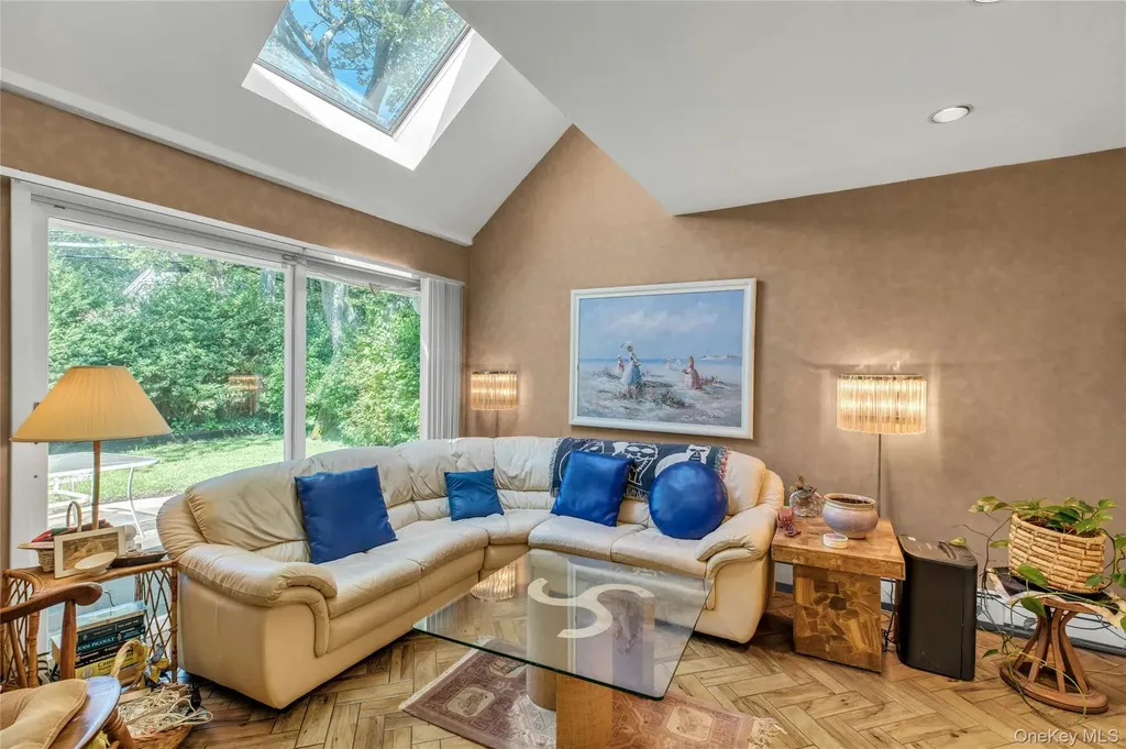 335 Smith Street Merrick NY 11566