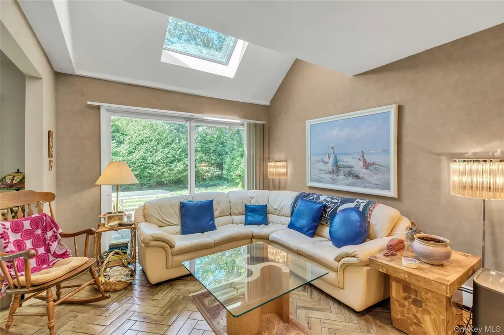 335 Smith Street Merrick NY 11566