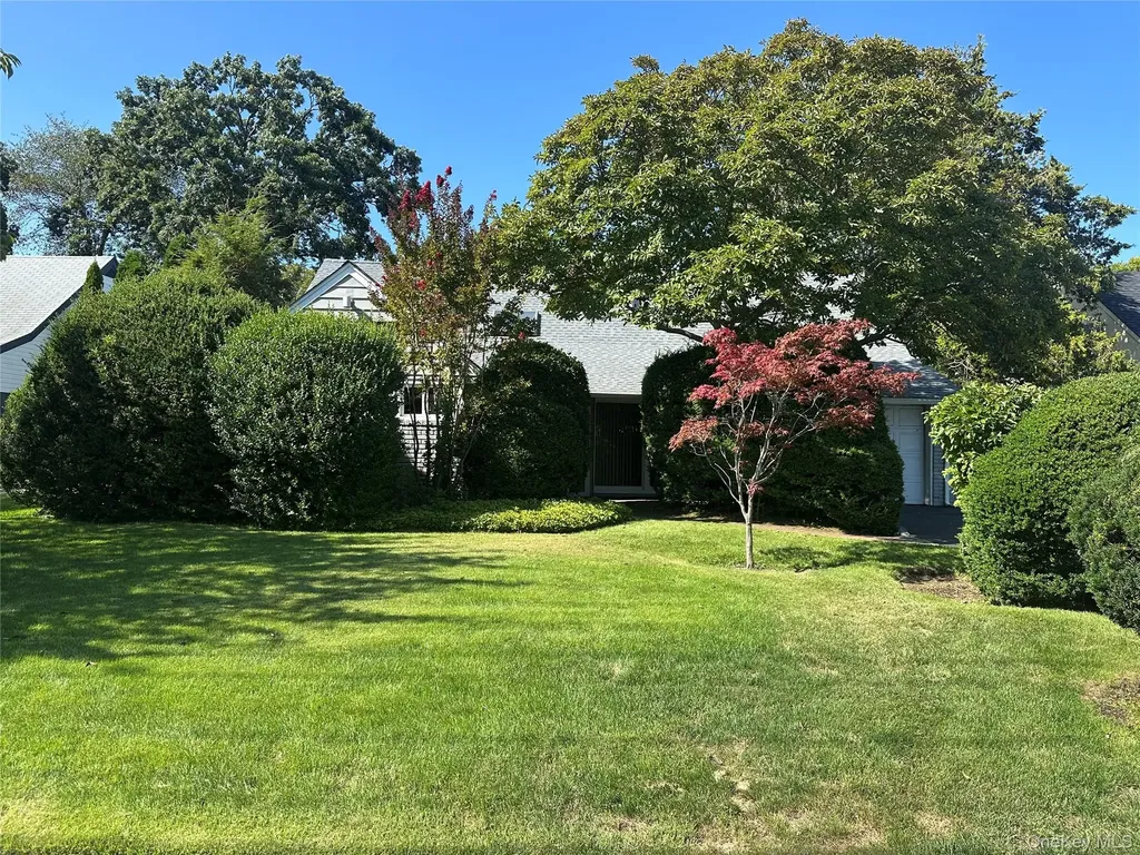 335 Smith Street Merrick NY 11566
