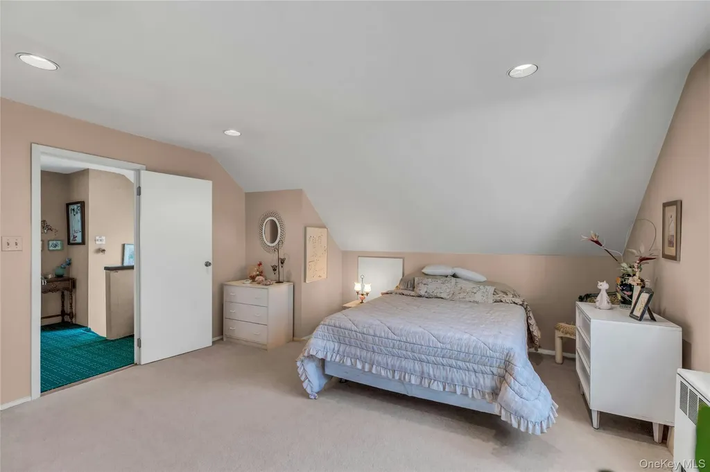 335 Smith Street Merrick NY 11566