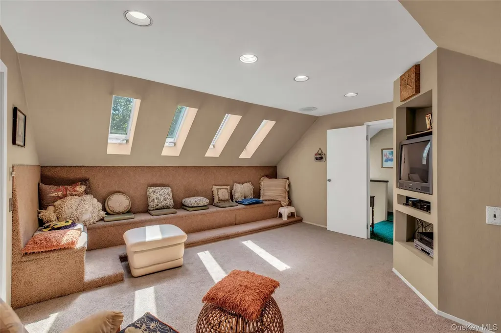 335 Smith Street Merrick NY 11566