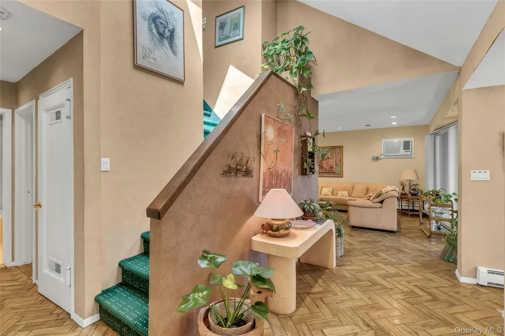 335 Smith Street Merrick NY 11566
