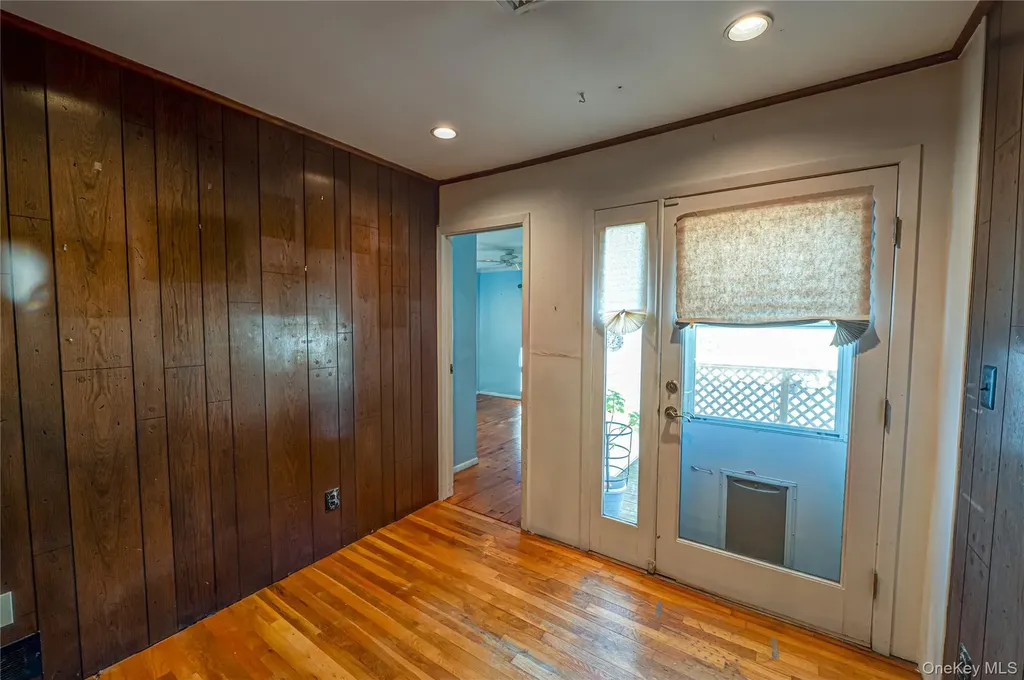 1022 Manor Lane Bay Shore NY 11706
