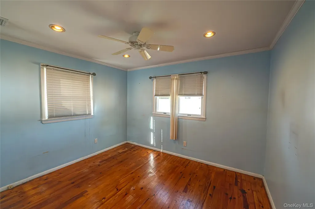 1022 Manor Lane Bay Shore NY 11706