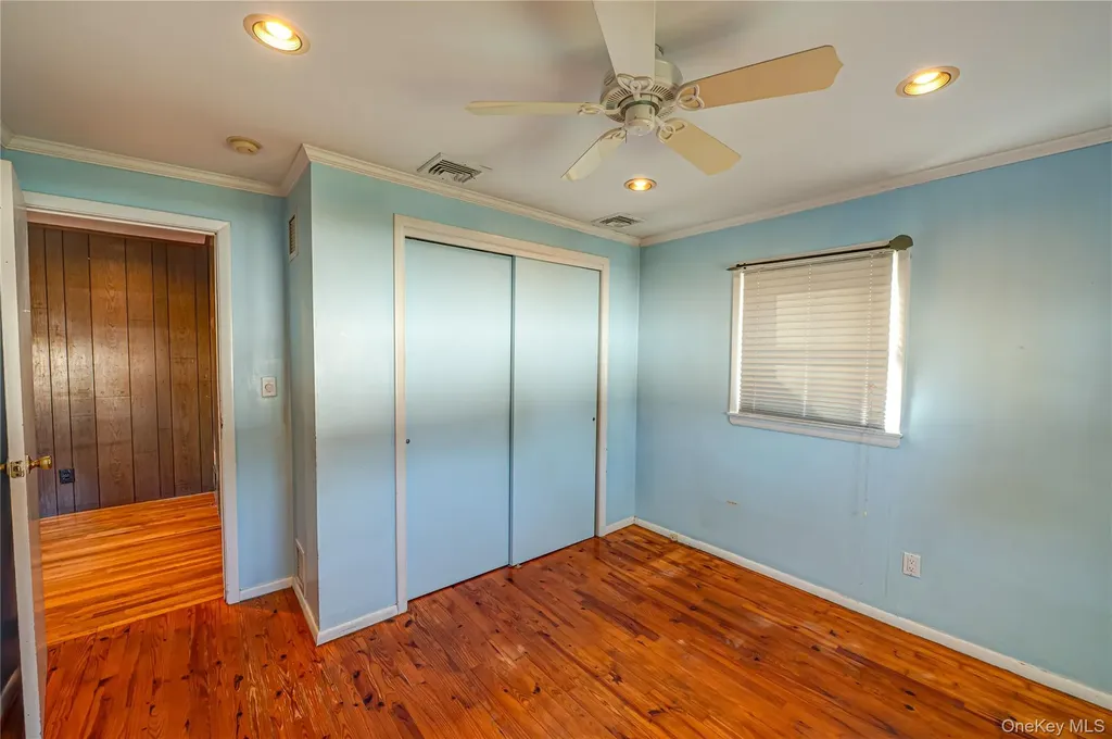 1022 Manor Lane Bay Shore NY 11706