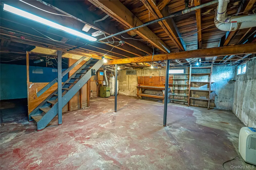1022 Manor Lane Bay Shore NY 11706