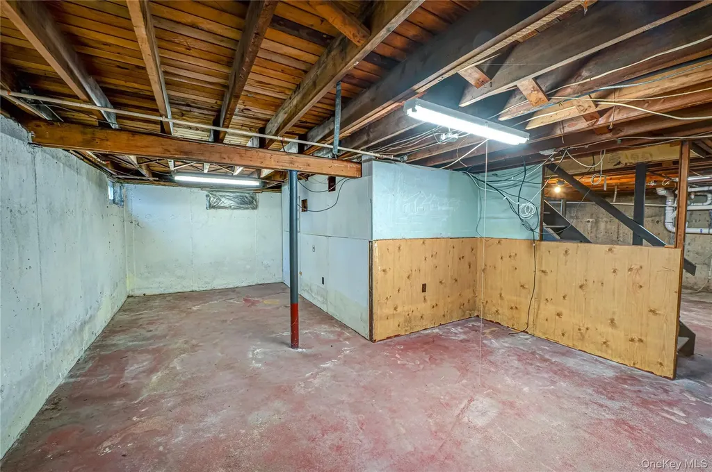 1022 Manor Lane Bay Shore NY 11706