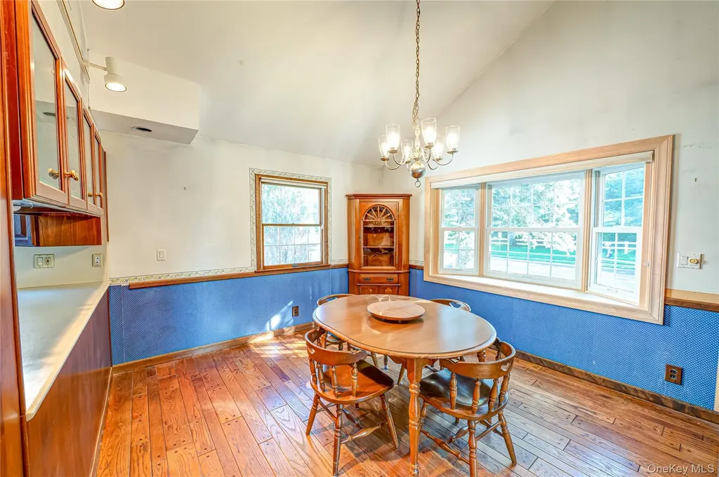 1022 Manor Lane Bay Shore NY 11706