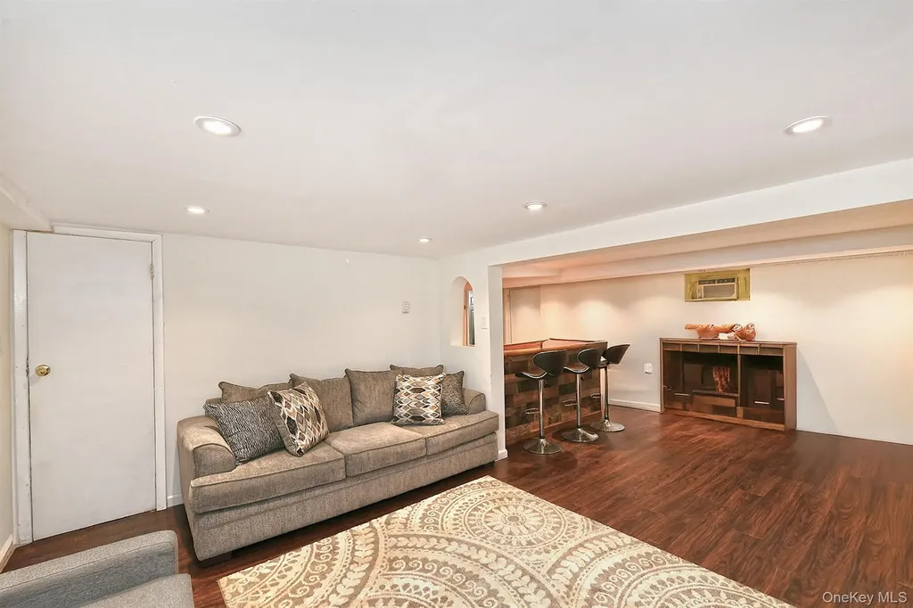 899 Brent Drive Wantagh NY 11793