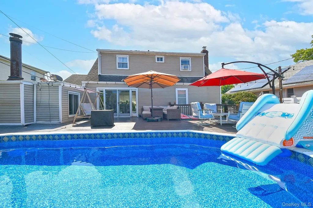 899 Brent Drive Wantagh NY 11793