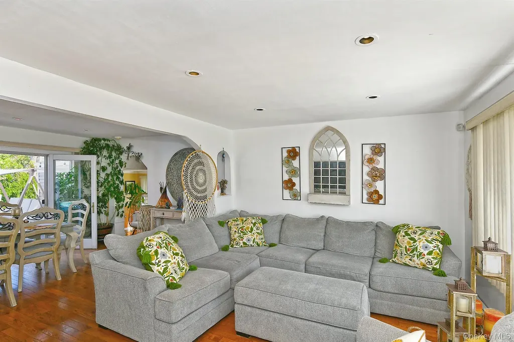 899 Brent Drive Wantagh NY 11793