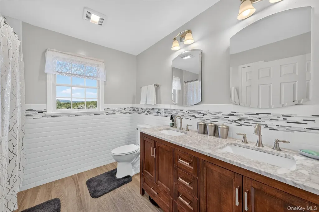 31 Trapps View Farm Road Wallkill NY 12589