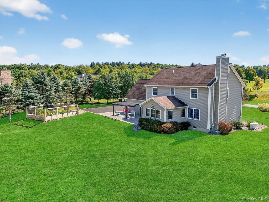 31 Trapps View Farm Road Wallkill NY 12589