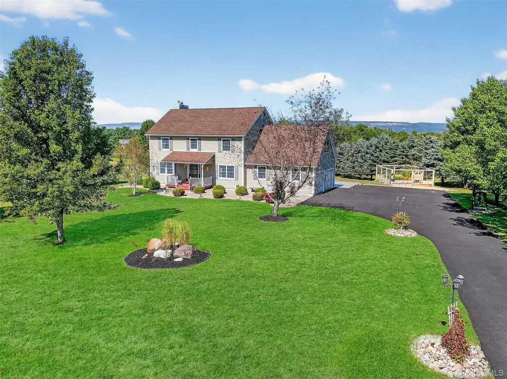 31 Trapps View Farm Road Wallkill NY 12589