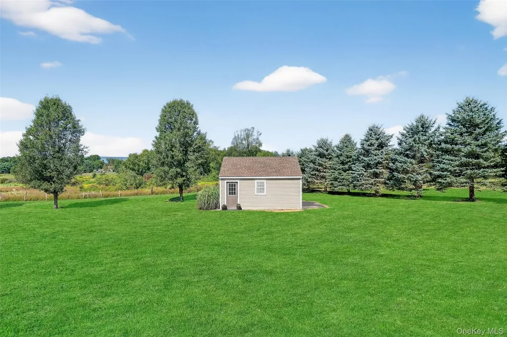 31 Trapps View Farm Road Wallkill NY 12589