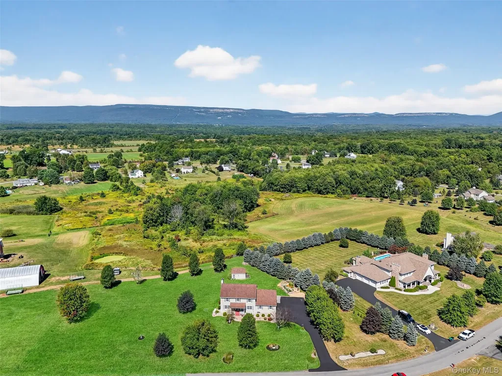 31 Trapps View Farm Road Wallkill NY 12589