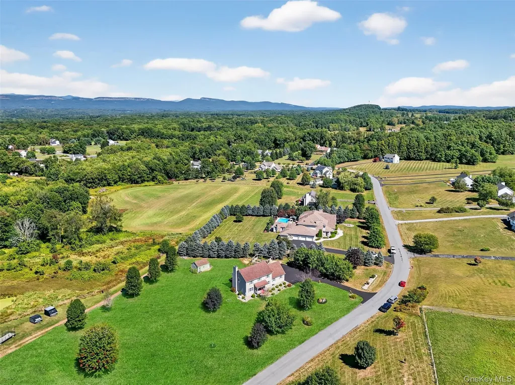 31 Trapps View Farm Road Wallkill NY 12589