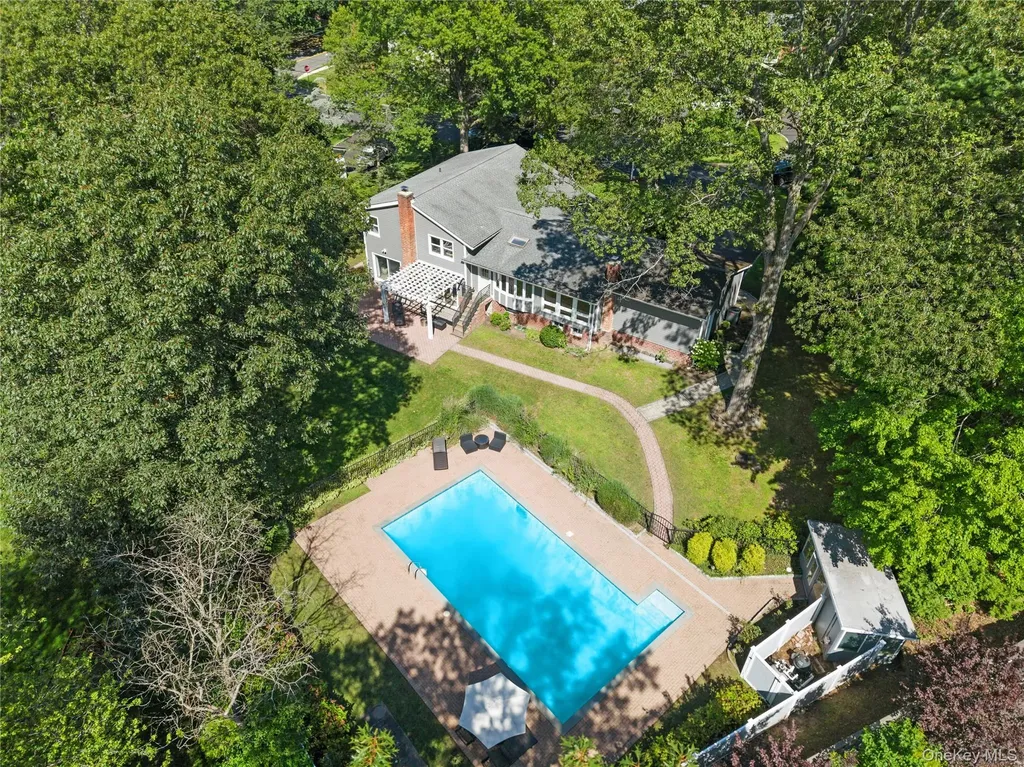 236 Robert Drive New Rochelle NY 10804