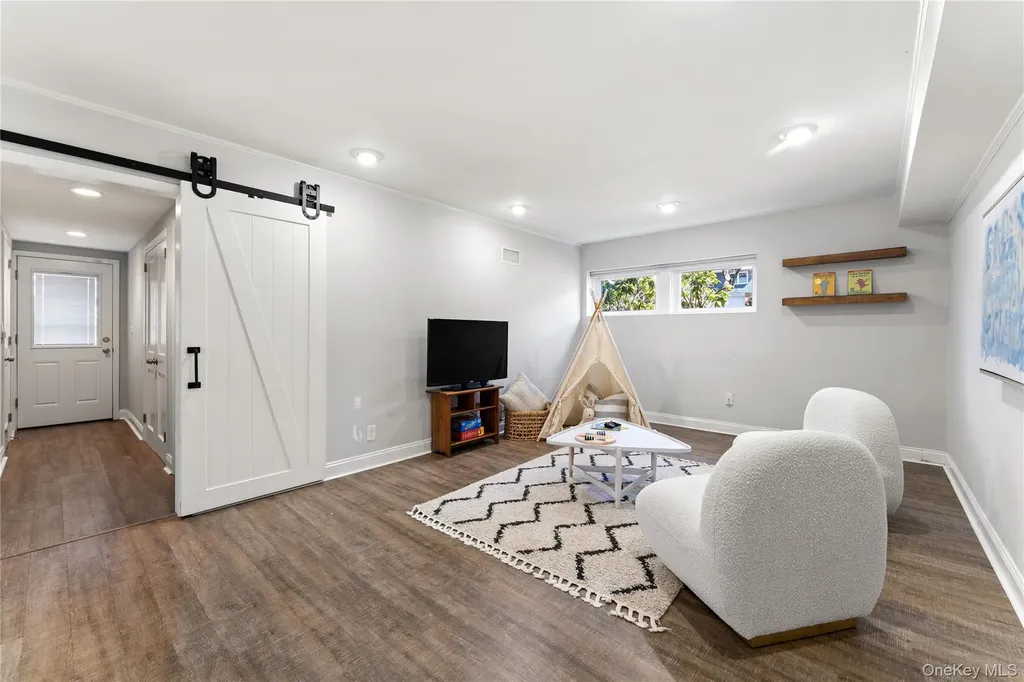 236 Robert Drive New Rochelle NY 10804