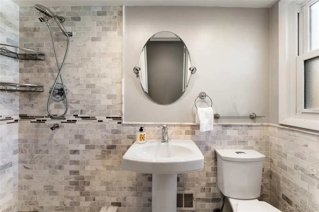 236 Robert Drive New Rochelle NY 10804