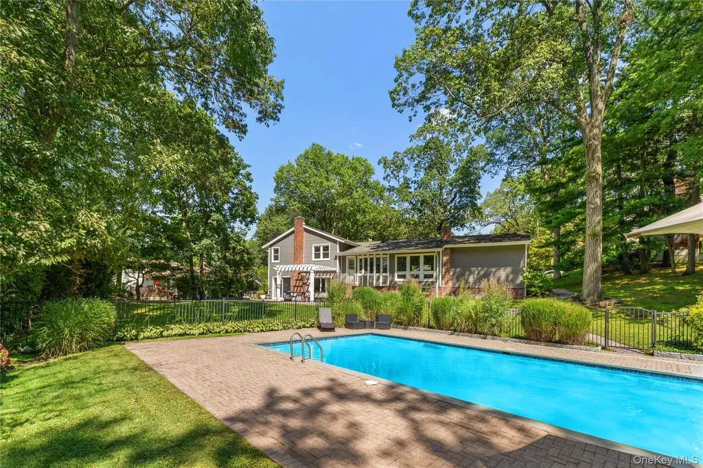 236 Robert Drive New Rochelle NY 10804