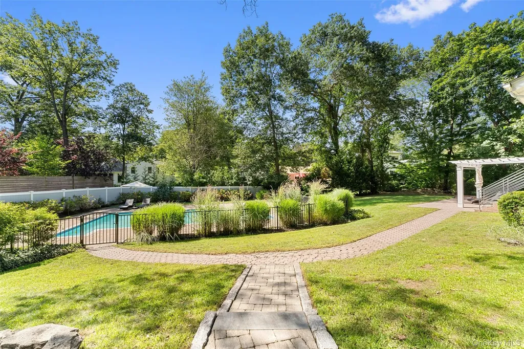 236 Robert Drive New Rochelle NY 10804