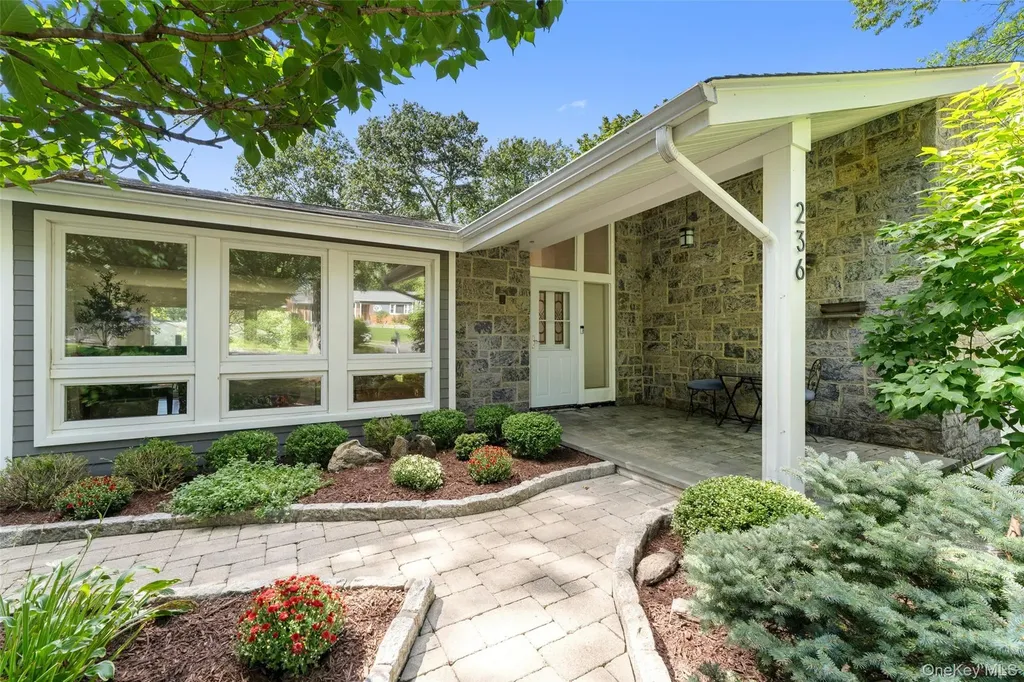 236 Robert Drive New Rochelle NY 10804