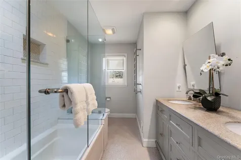 236 Robert Drive New Rochelle NY 10804