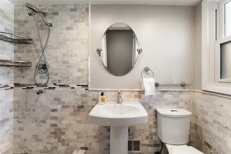 236 Robert Drive New Rochelle NY 10804