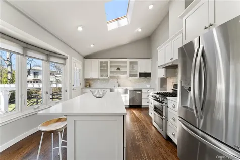 236 Robert Drive New Rochelle NY 10804