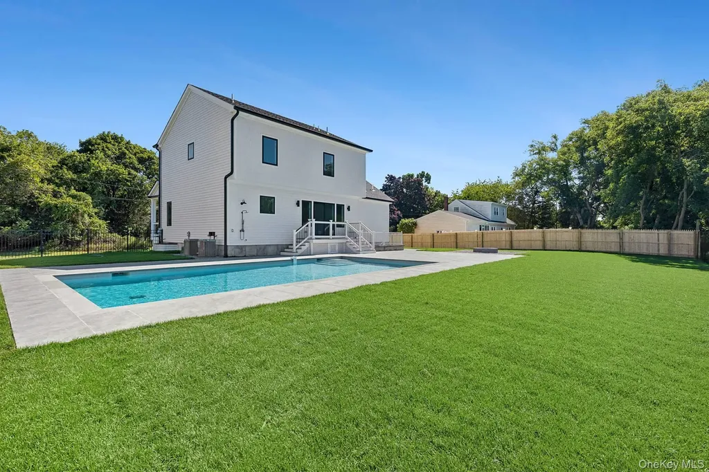 1900 Gillette Drive East Marion NY 11939
