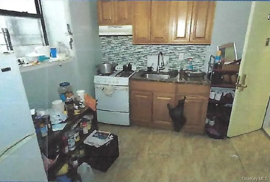 93- 03 Avenue L Brooklyn NY 11236