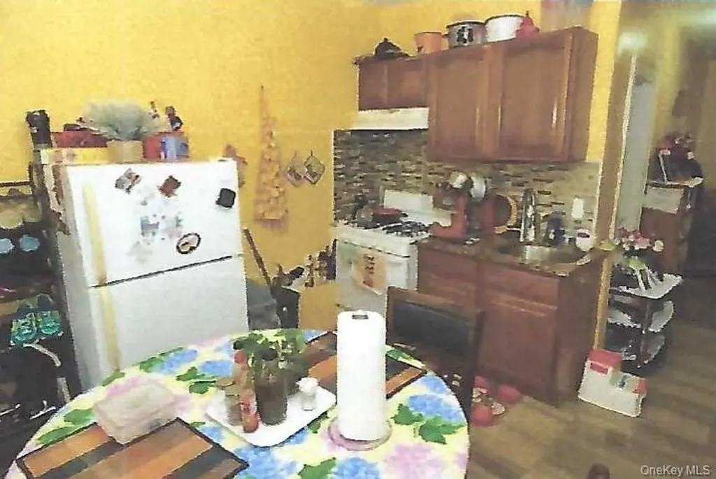 93- 03 Avenue L Brooklyn NY 11236
