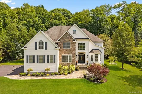 15 W Barrett Hill Road Hopewell Junction NY 12533