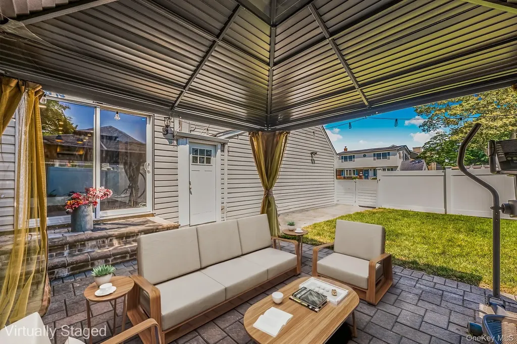 2 Flo Drive Syosset NY 11791