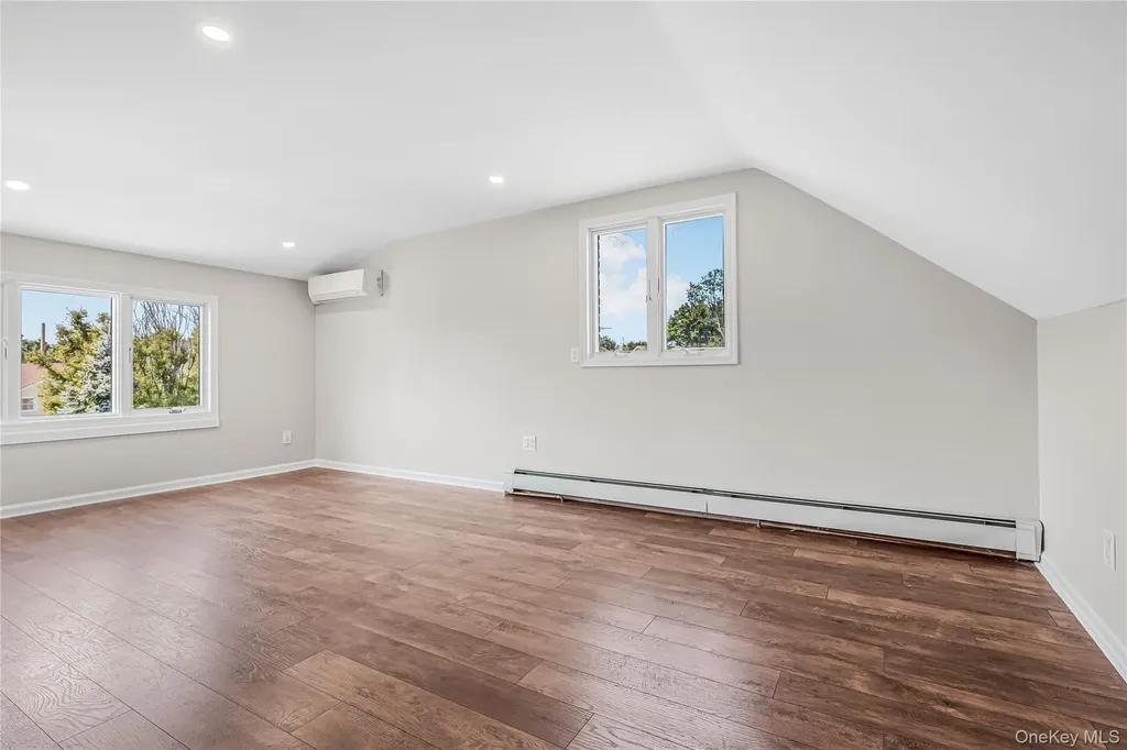 2 Flo Drive Syosset NY 11791