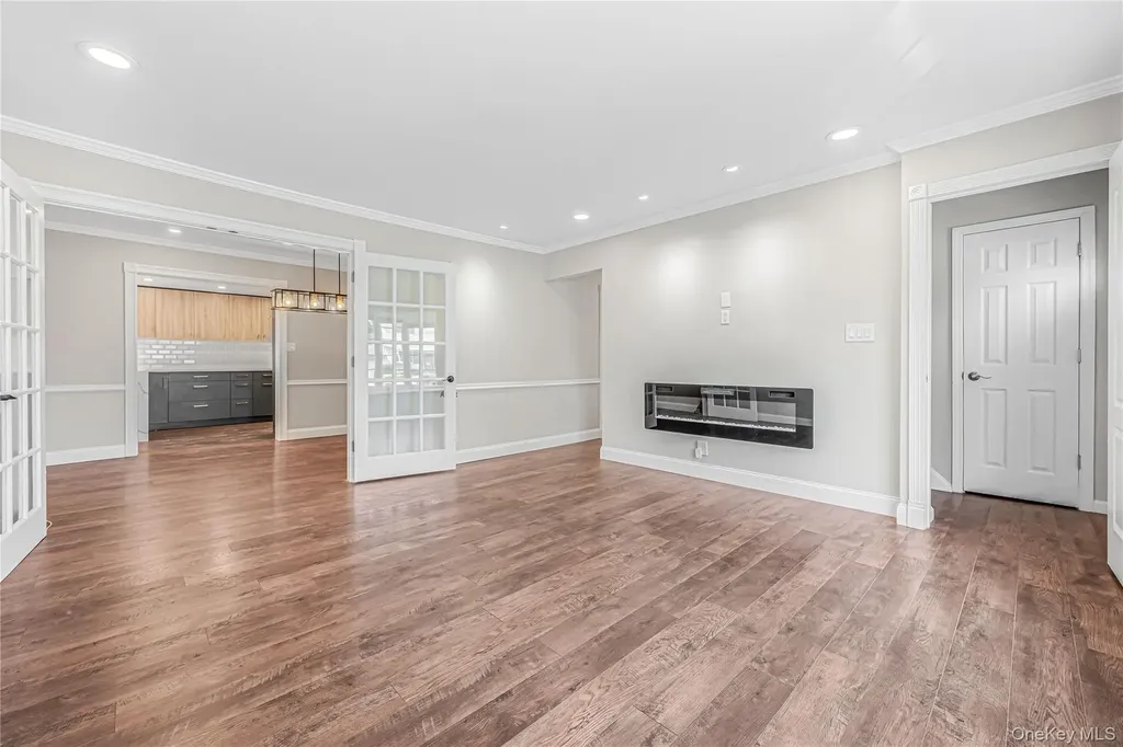 2 Flo Drive Syosset NY 11791