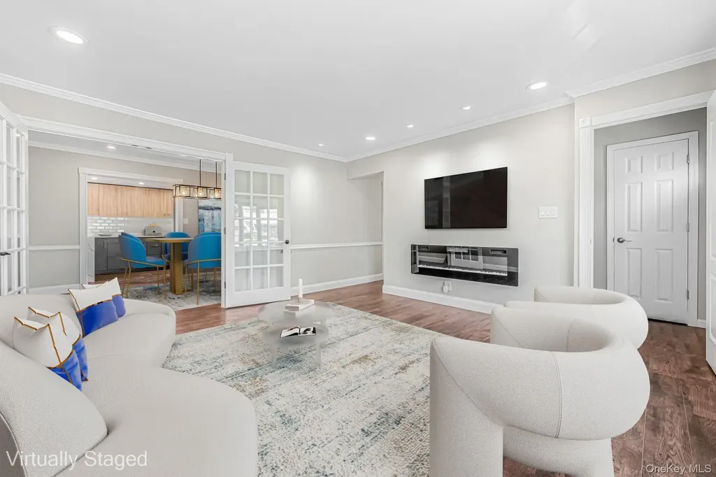 2 Flo Drive Syosset NY 11791