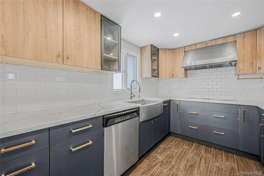 2 Flo Drive Syosset NY 11791
