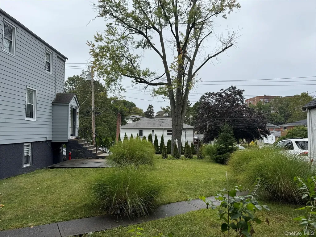 209 Lincoln Avenue Yonkers NY 10704