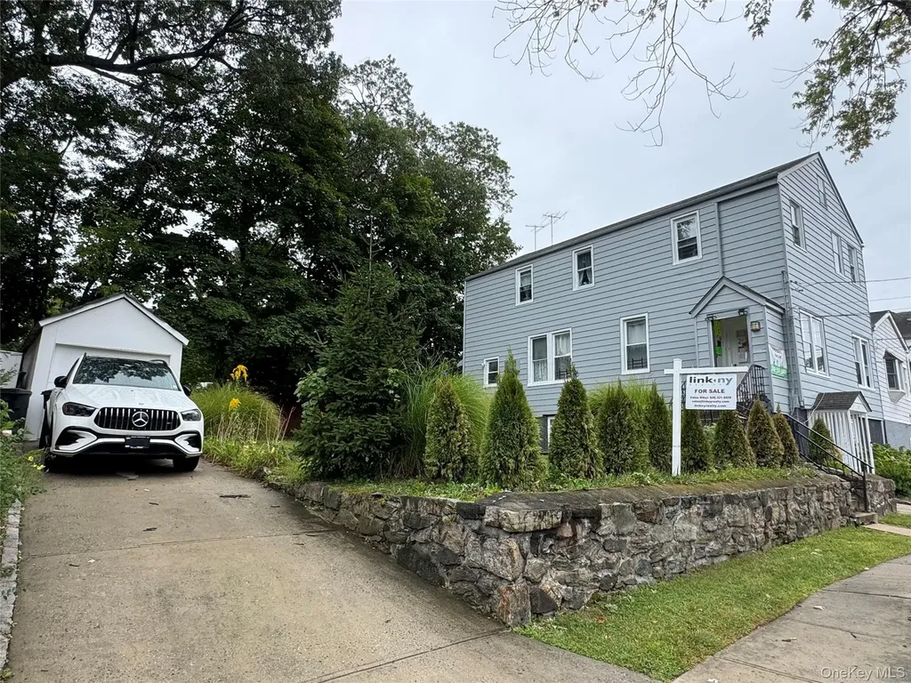 209 Lincoln Avenue Yonkers NY 10704