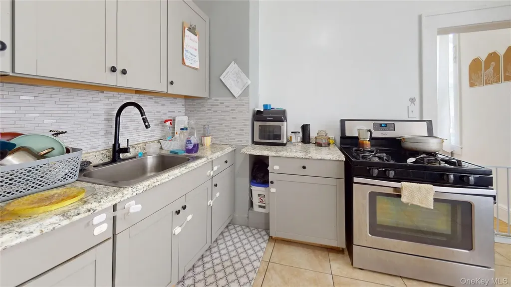 209 Lincoln Avenue Yonkers NY 10704