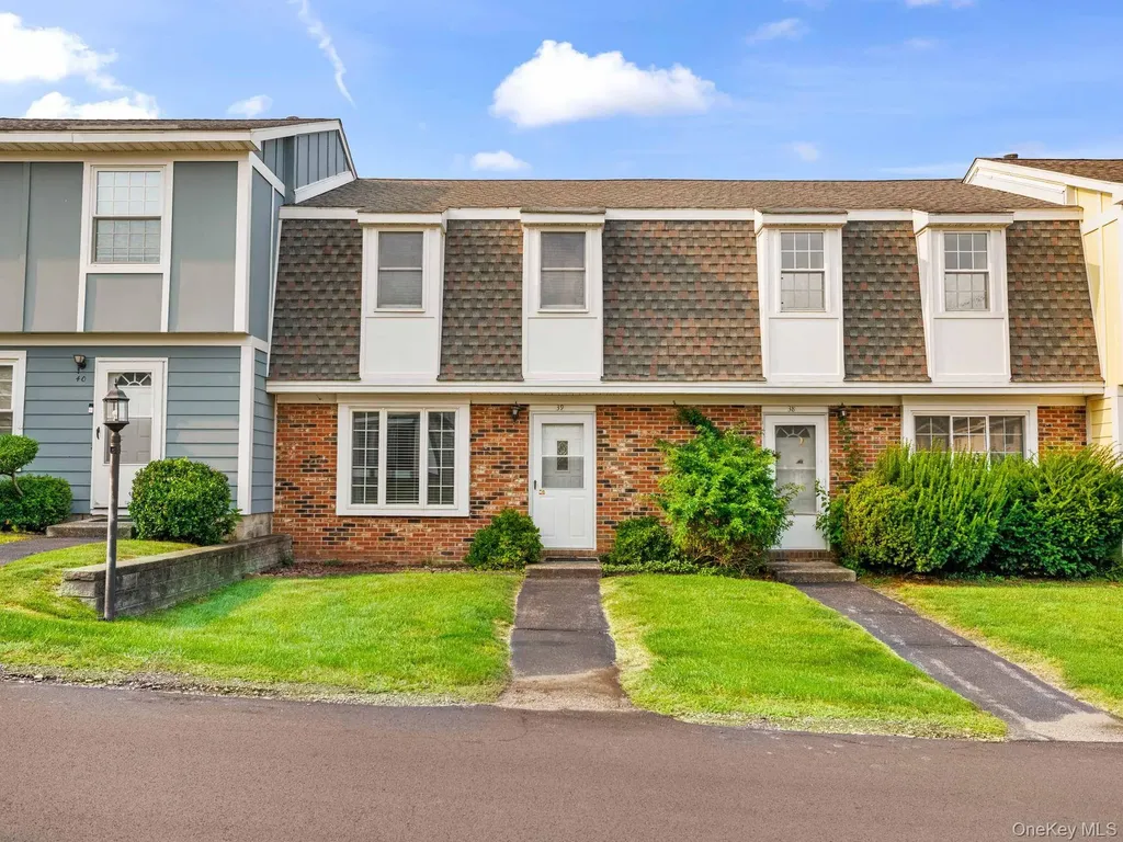 39 Sunny Brook Circle Highland NY 12528