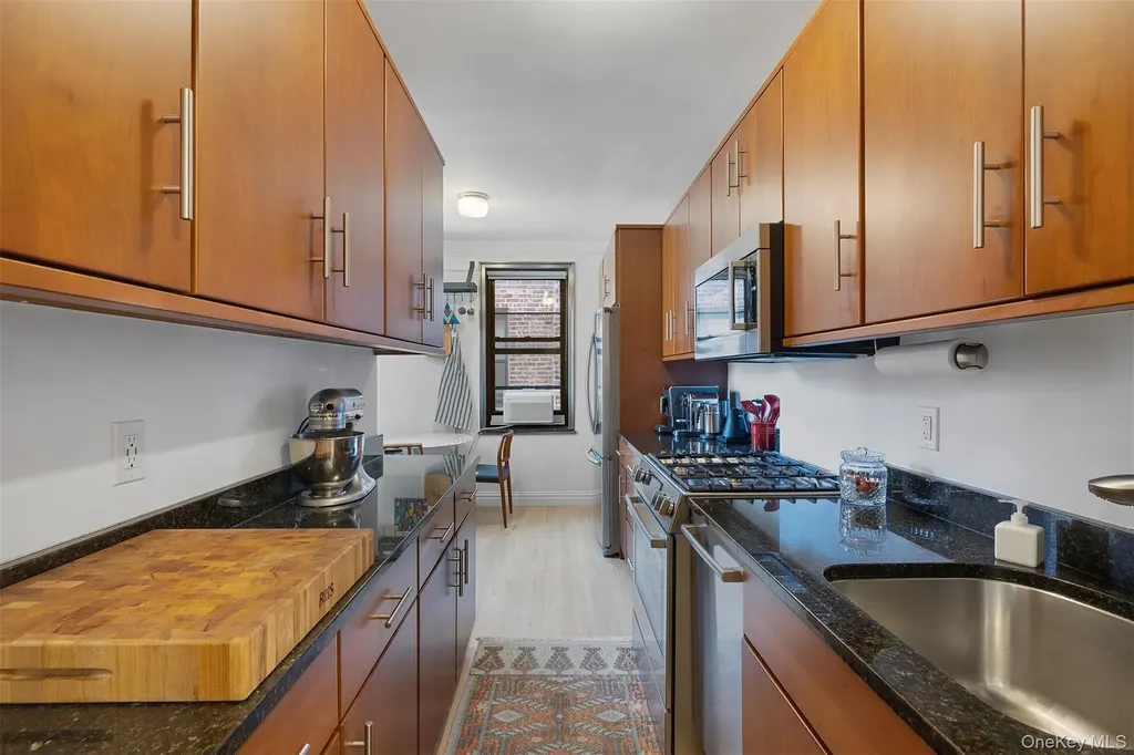 860 Grand Concourse Bronx NY 10451