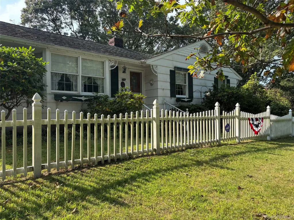 16 Rocklein Road Wading River NY 11792