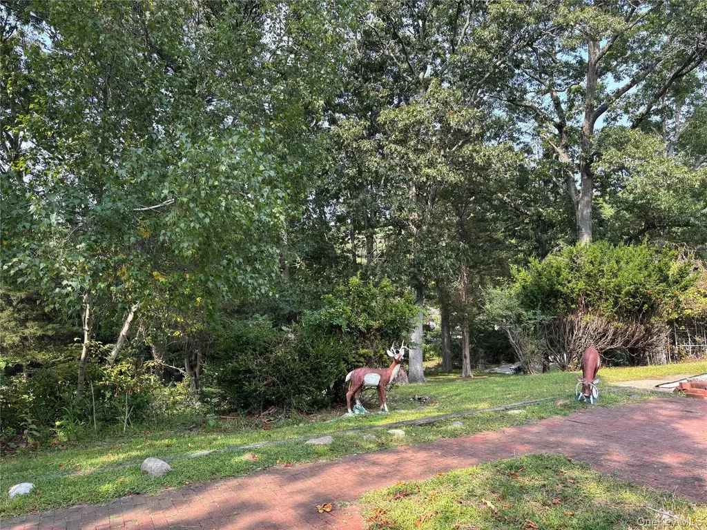 16 Rocklein Road Wading River NY 11792