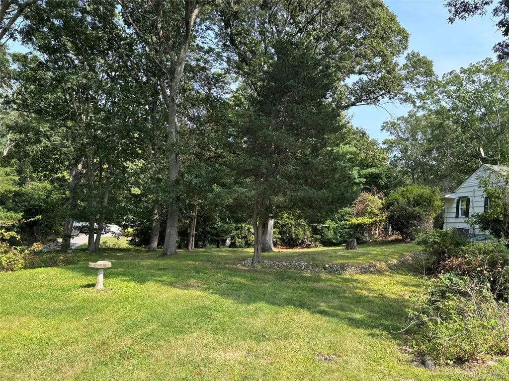 16 Rocklein Road Wading River NY 11792