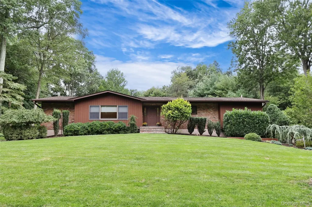 16 Oak Spring Road West Nyack NY 10994